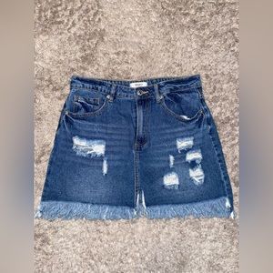 FOREVER 21 mini ripped raw hem denim skirt - M